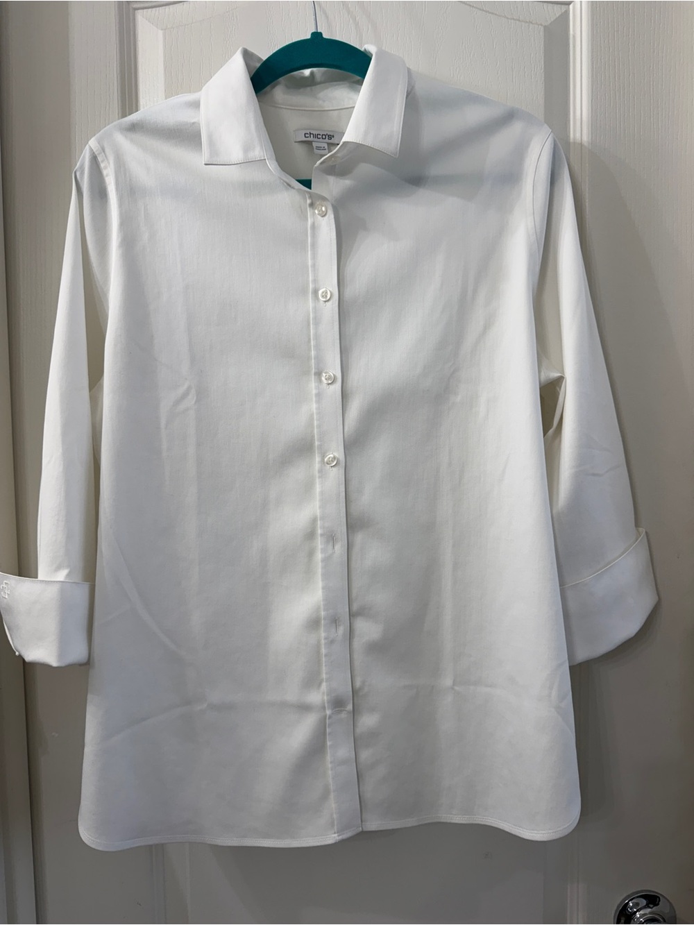 Chico's No-Iron White Button-Up Shirt for Women